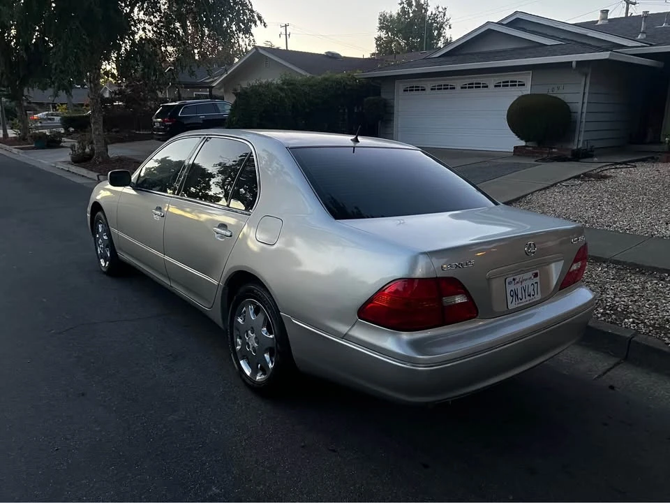 2001 Lexus LS 3rd Gen - Image 4 of 11