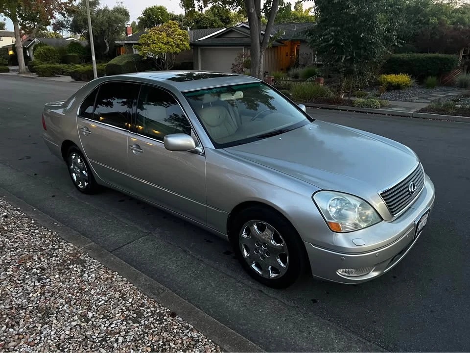 2001 Lexus LS 3rd Gen - Image 2 of 11