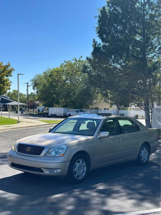 2001 Lexus LS 3rd Gen - Image 3 of 20