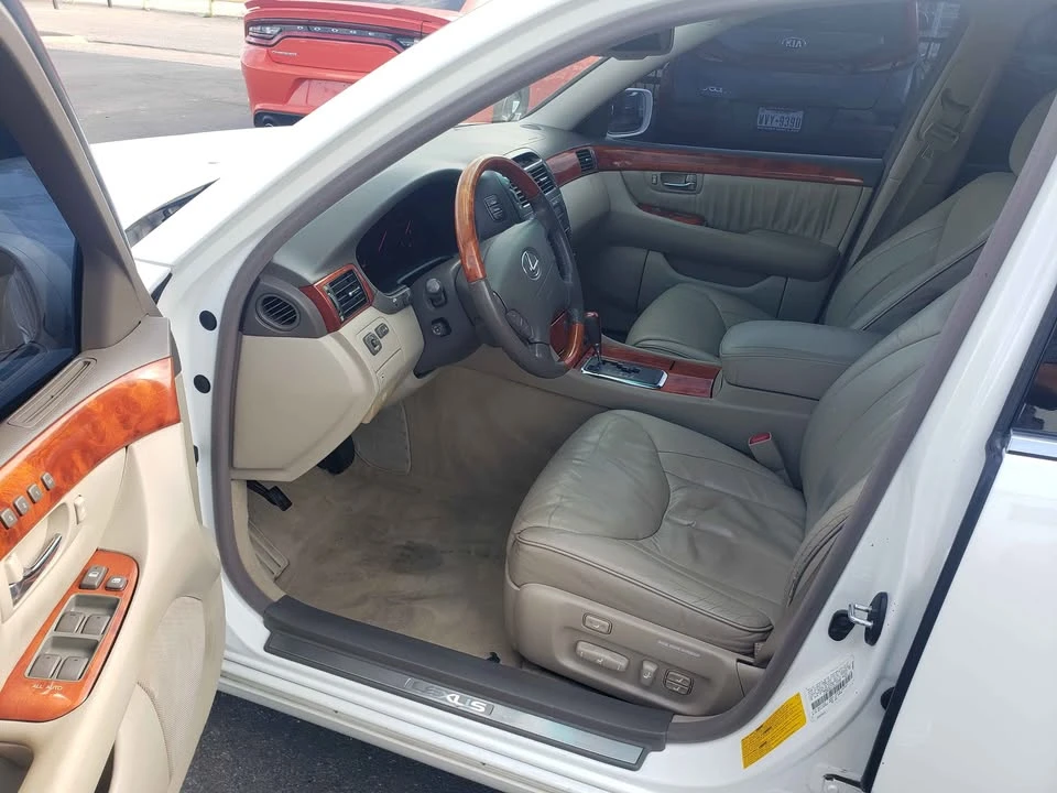 2001 Lexus LS 3rd Gen - Image 12 of 13
