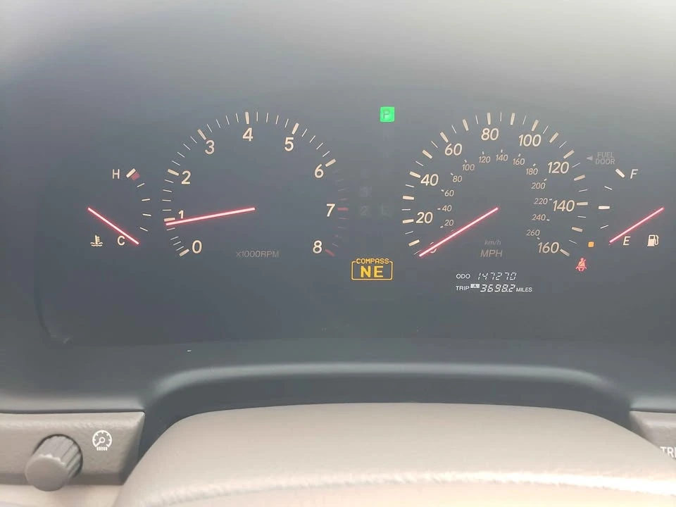 2001 Lexus LS 3rd Gen - Image 13 of 13