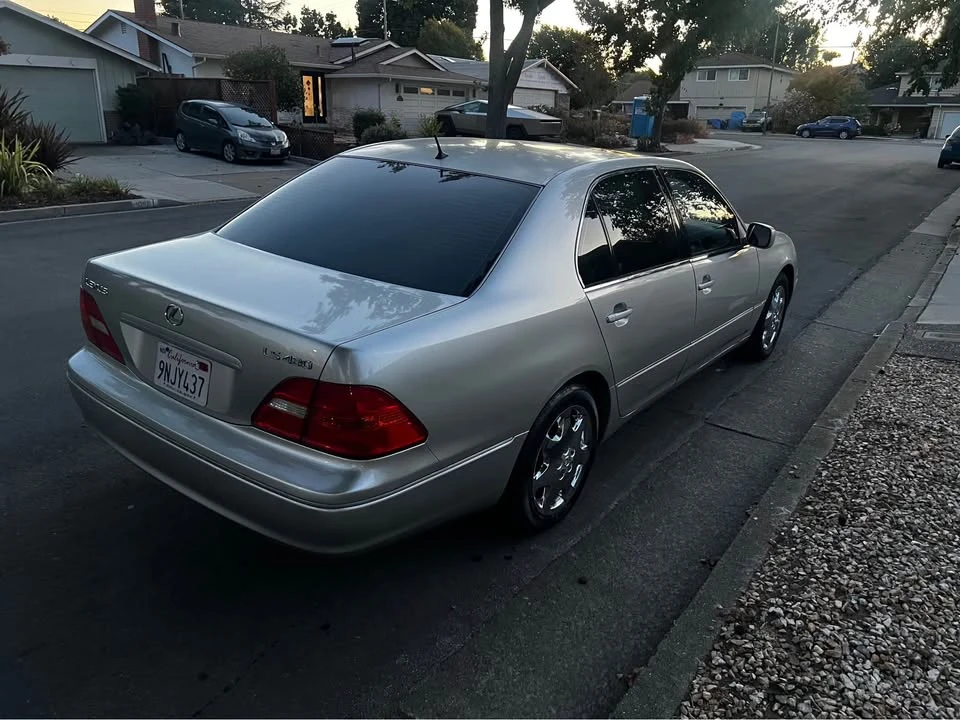 2001 Lexus LS 3rd Gen - Image 3 of 11