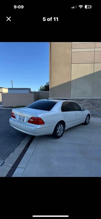 2001 Lexus LS 3rd Gen - Image 4 of 10