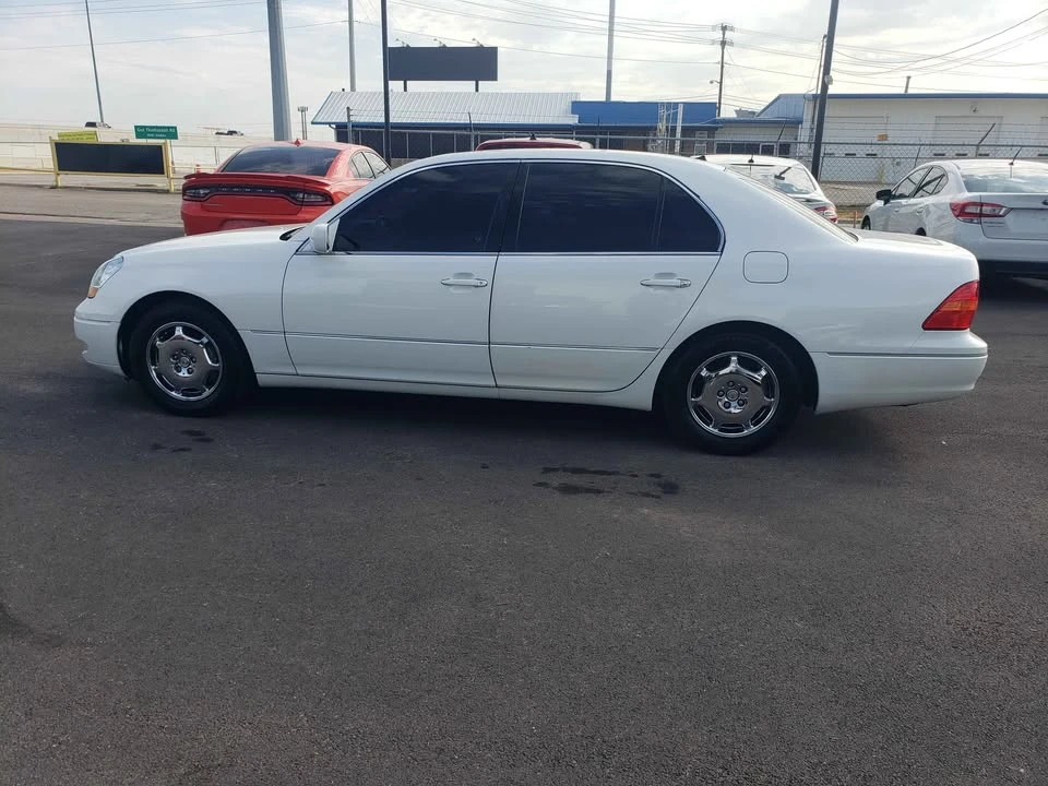 2001 Lexus LS 3rd Gen - Image 2 of 13