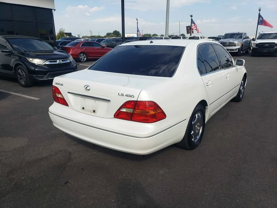 2001 Lexus LS 3rd Gen - Image 7 of 13