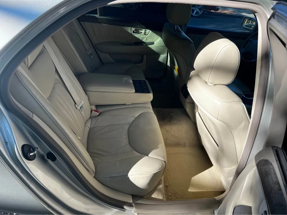 2001 Lexus LS 3rd Gen - Image 10 of 11