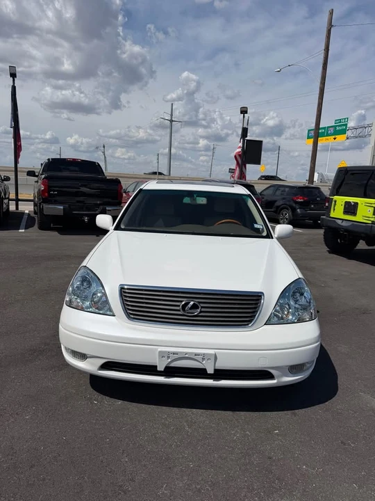 2001 Lexus LS 3rd Gen - Image 5 of 11