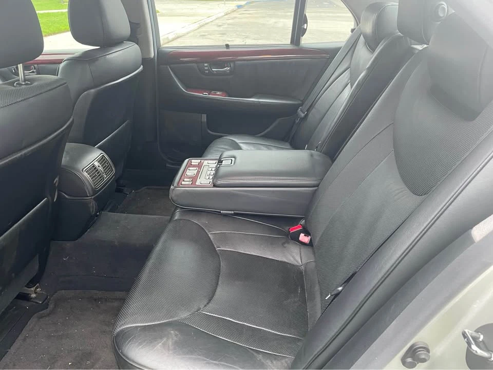 2001 Lexus LS 3rd Gen - Image 13 of 13