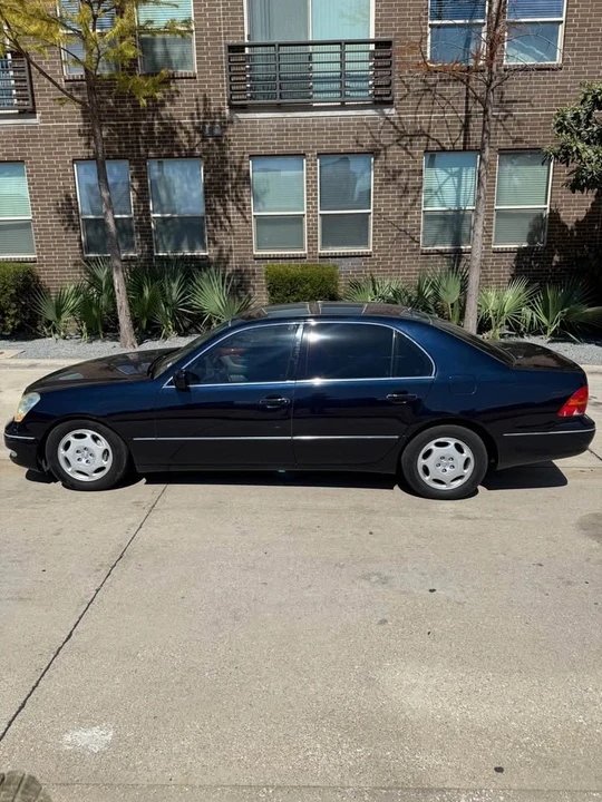 2001 Lexus LS 3rd Gen - Image 8 of 20