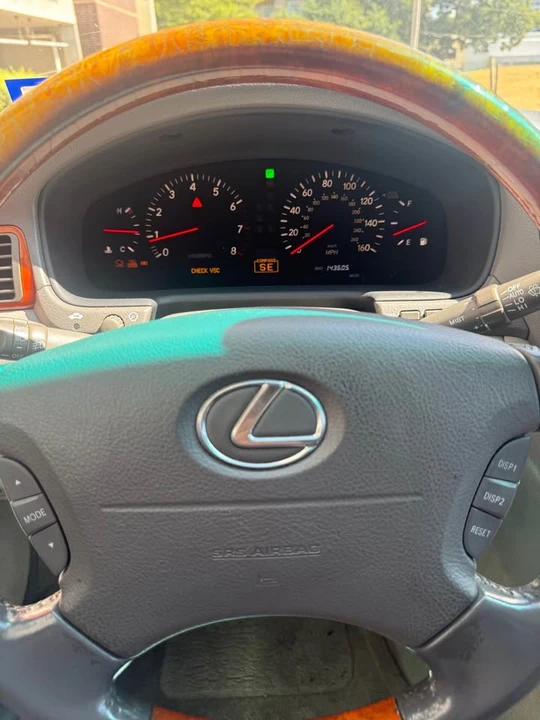2001 Lexus LS 3rd Gen - Image 2 of 20