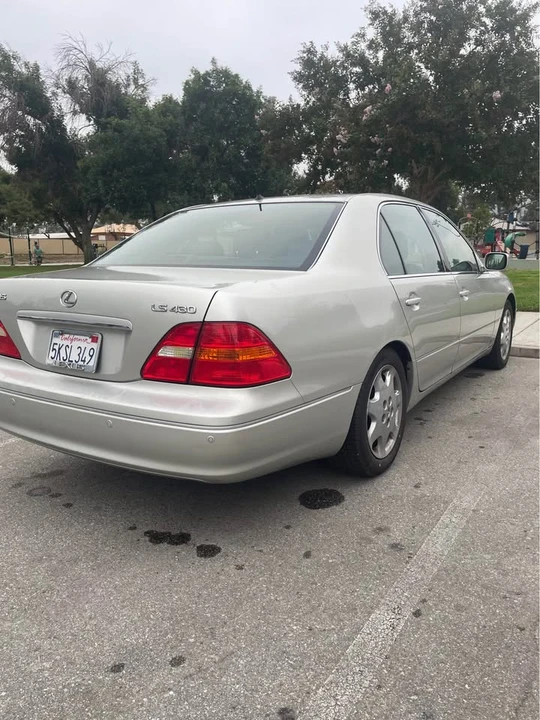 2001 Lexus LS 3rd Gen - Image 4 of 13