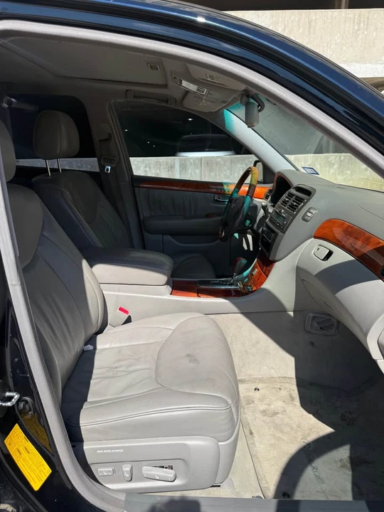 2001 Lexus LS 3rd Gen - Image 10 of 20