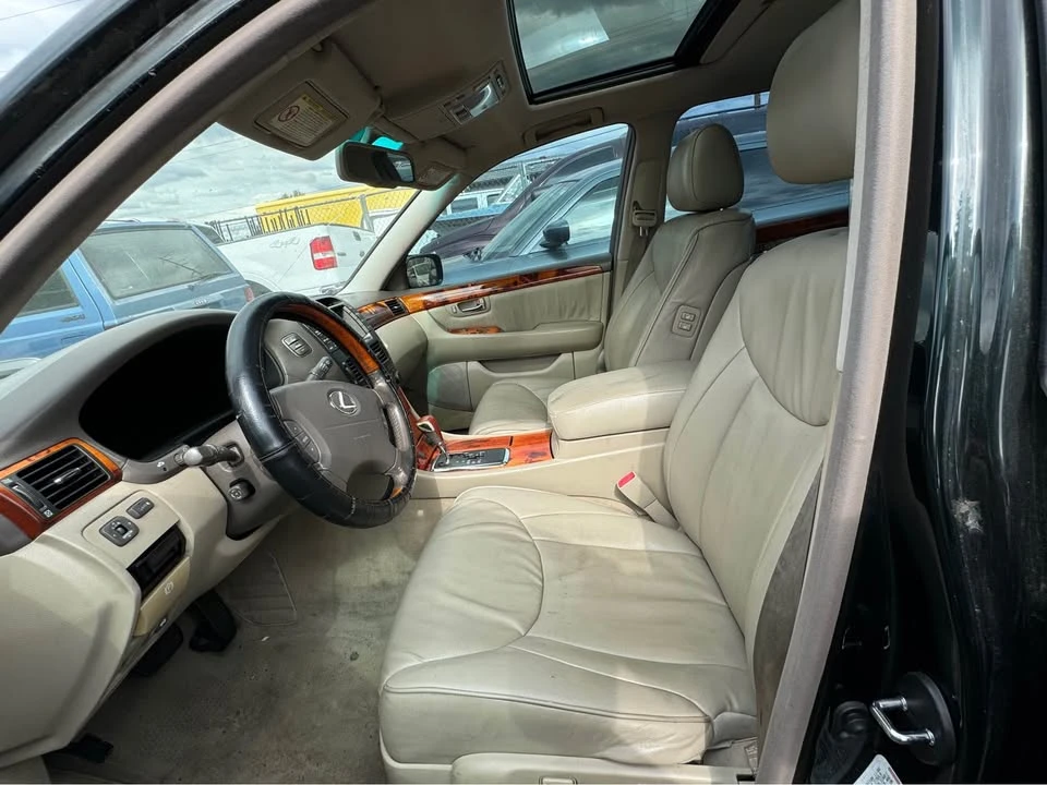 2001 Lexus LS 3rd Gen - Image 7 of 9