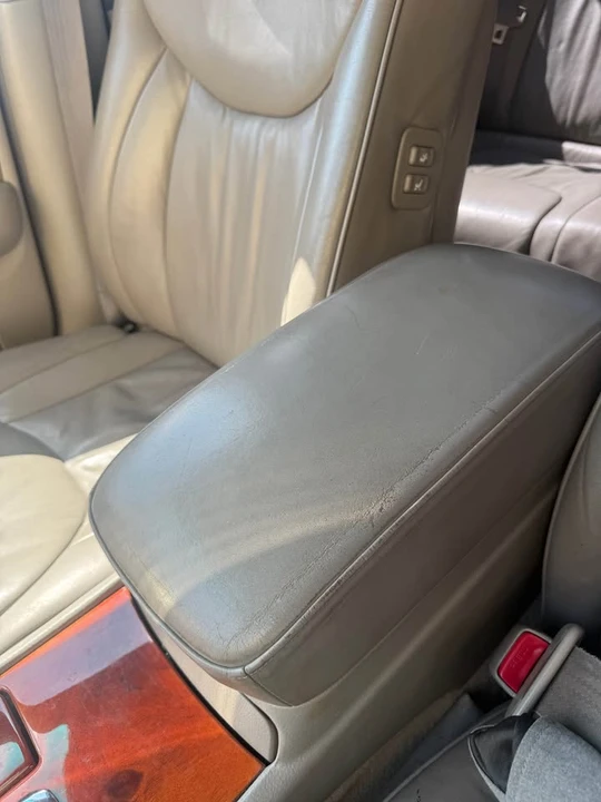 2001 Lexus LS 3rd Gen - Image 19 of 20