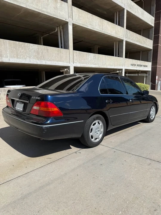 2001 Lexus LS 3rd Gen - Image 5 of 20
