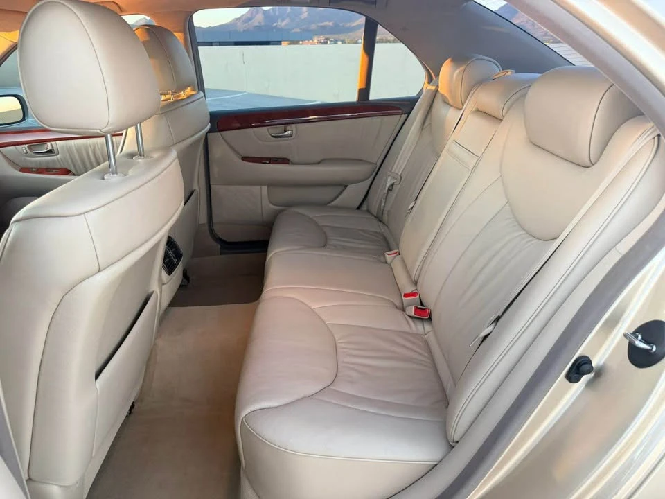 2001 Lexus LS 3rd Gen - Image 12 of 17