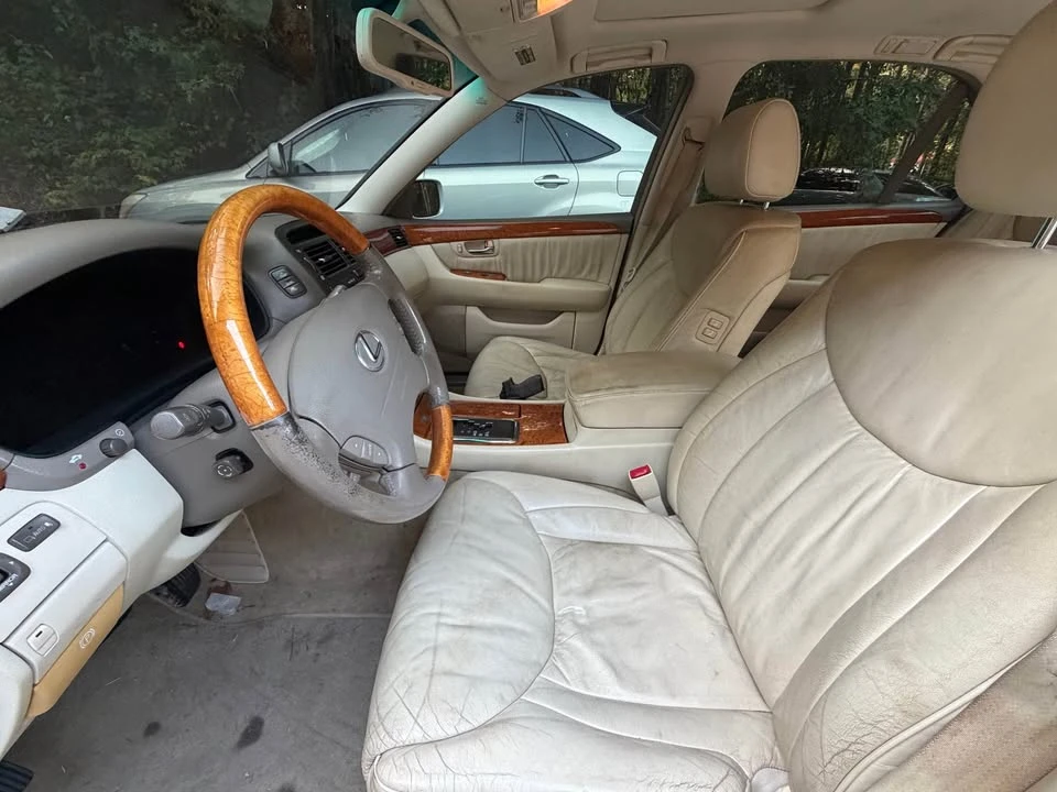 2001 Lexus LS 3rd Gen - Image 4 of 6