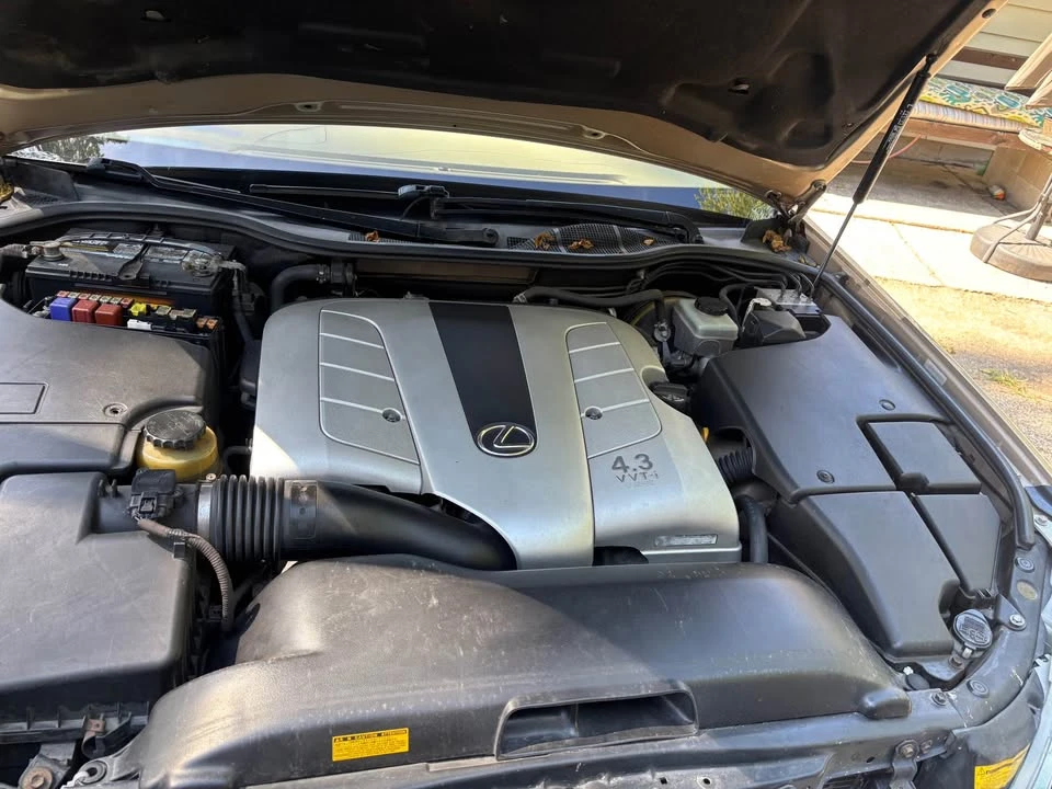 2001 Lexus LS 3rd Gen - Image 3 of 7
