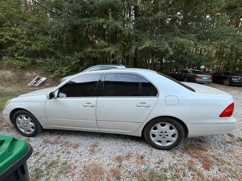 2001 Lexus LS 3rd Gen - Image 2 of 6