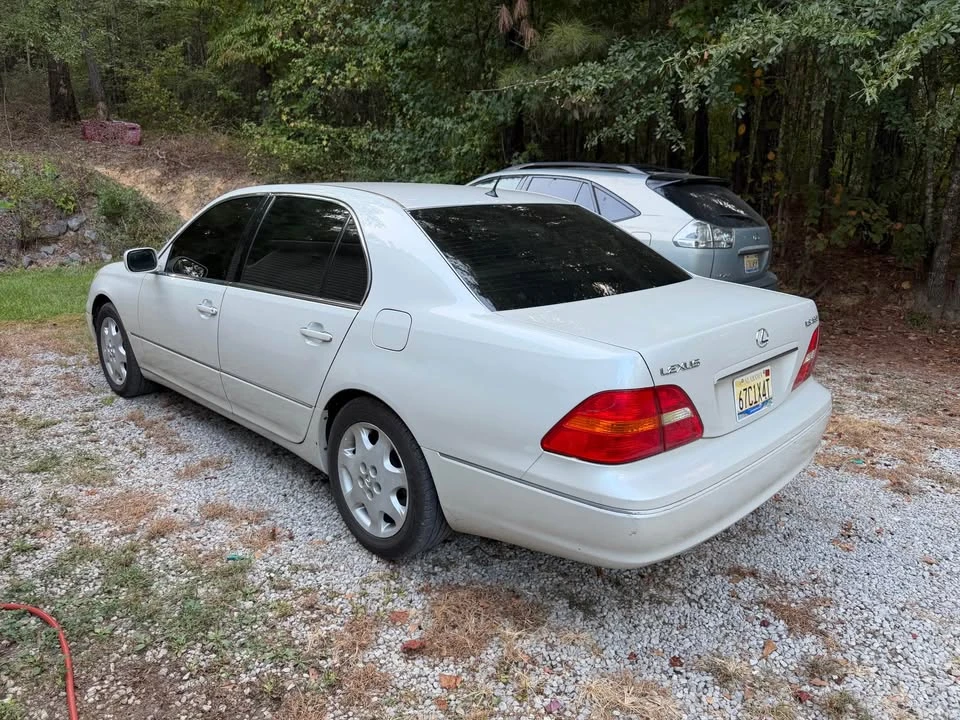 2001 Lexus LS 3rd Gen - Image 3 of 6