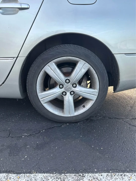 2001 Lexus LS 3rd Gen - Image 10 of 19
