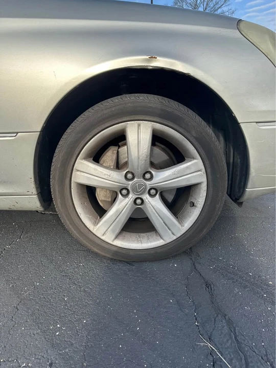 2001 Lexus LS 3rd Gen - Image 12 of 19
