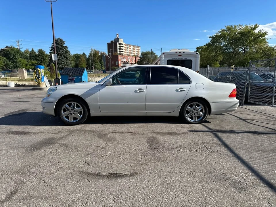 2001 Lexus LS 3rd Gen - Image 4 of 11