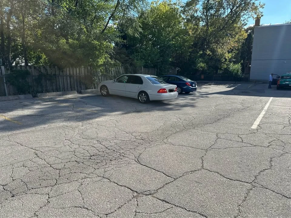 2001 Lexus LS 3rd Gen - Image 5 of 11