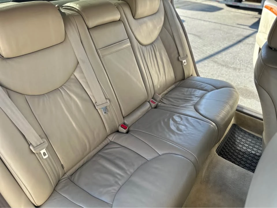 2001 Lexus LS 3rd Gen - Image 9 of 11