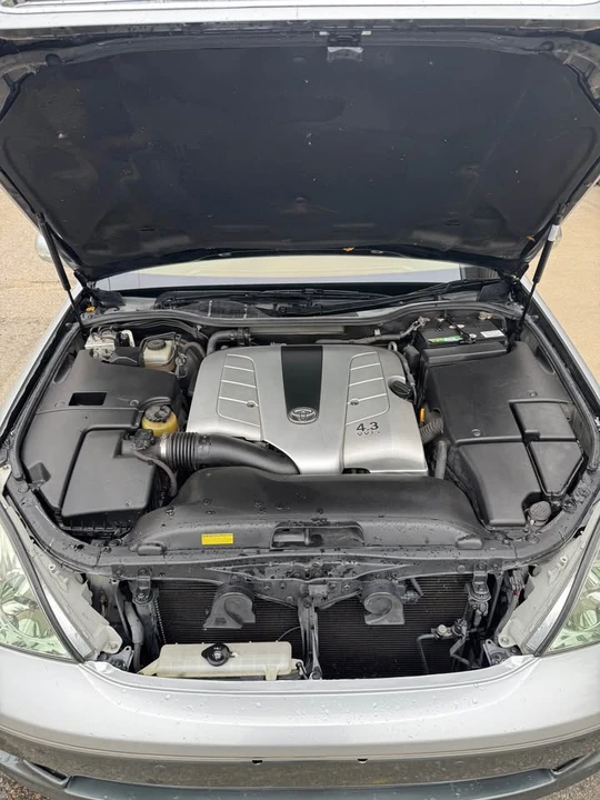 2001 Lexus LS 3rd Gen - Image 17 of 19