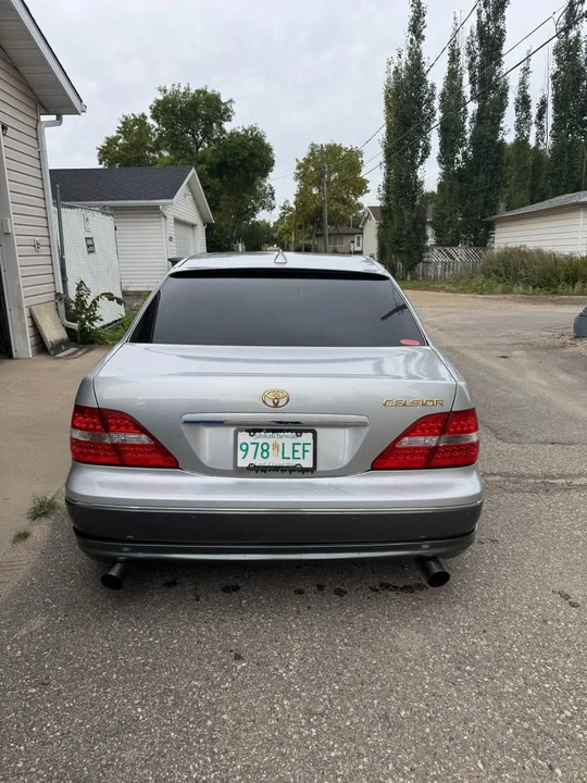 2001 Lexus LS 3rd Gen - Image 5 of 19