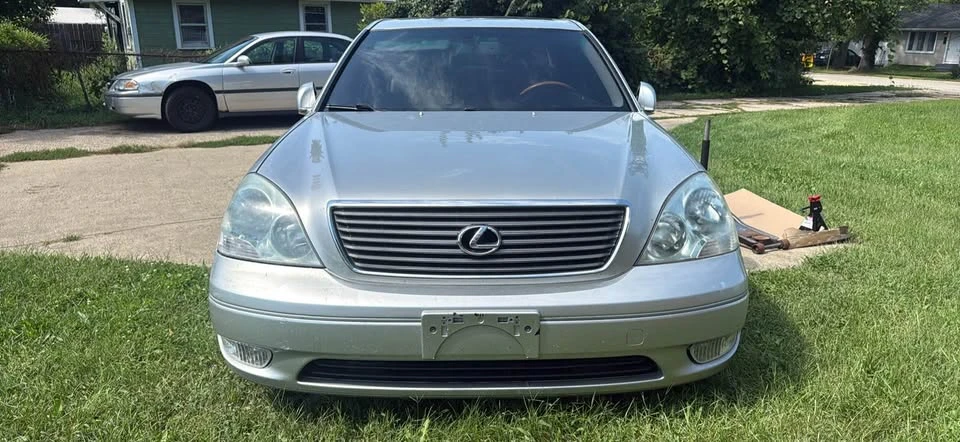 2001 Lexus LS 3rd Gen - Image 2 of 5