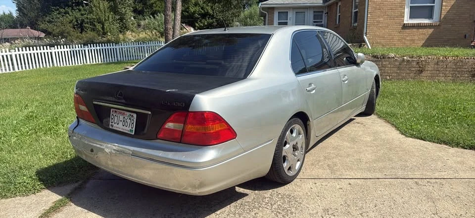 2001 Lexus LS 3rd Gen - Image 5 of 5