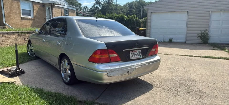 2001 Lexus LS 3rd Gen - Image 4 of 5