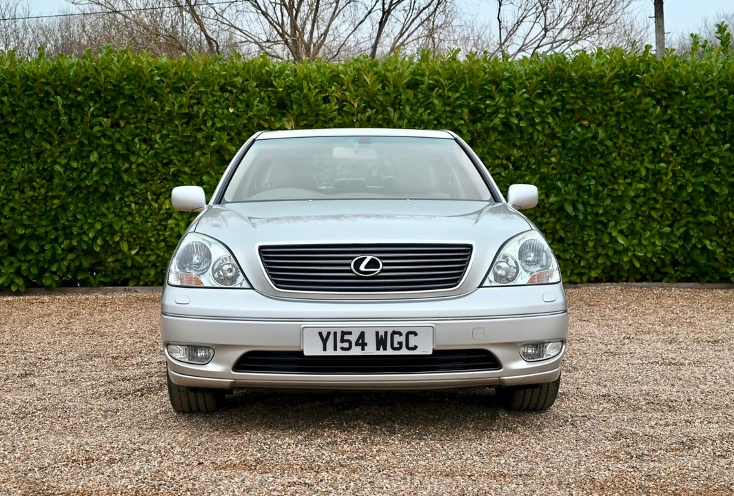 2001 Lexus LS 3rd Gen - Image 2 of 30