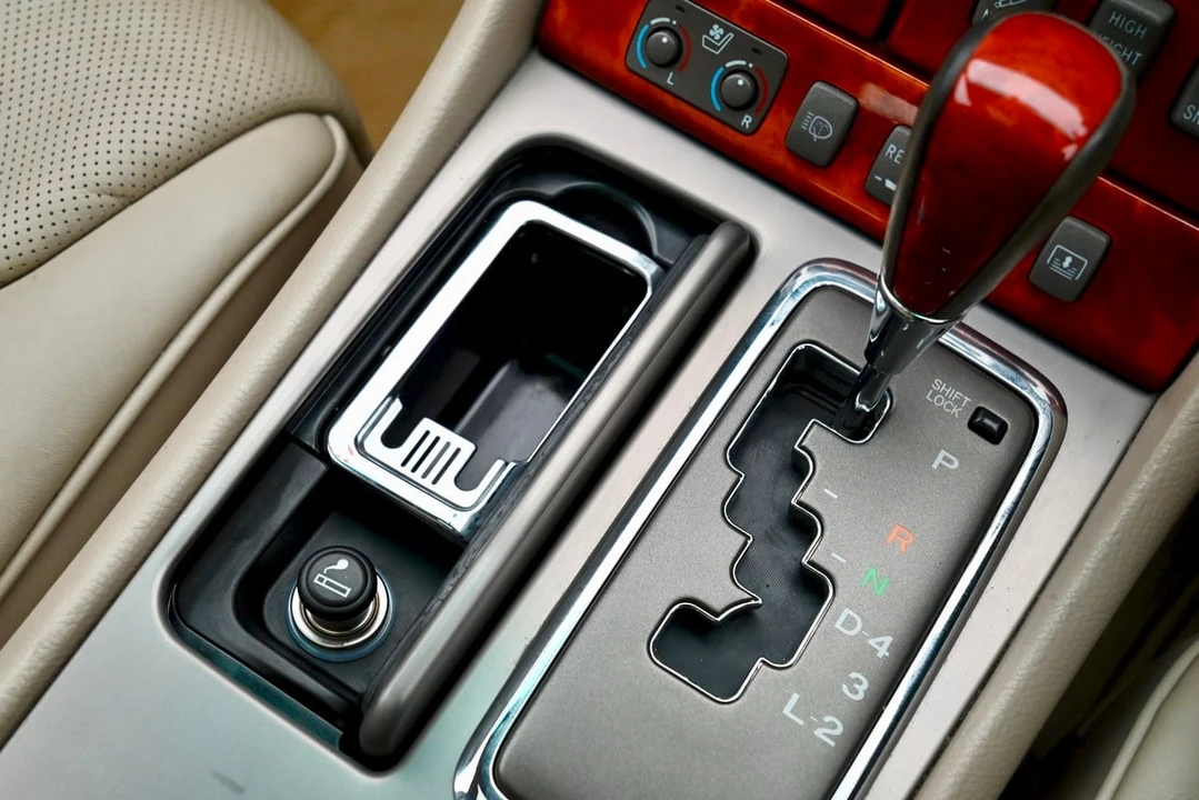 2001 Lexus LS 3rd Gen - Image 24 of 30