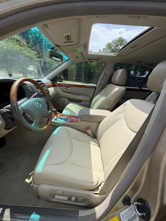 2001 Lexus LS 3rd Gen - Image 9 of 13