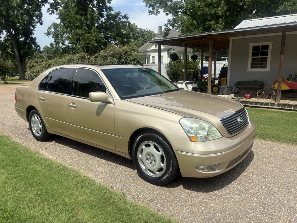 2001 Lexus LS 3rd Gen - Image 2 of 13