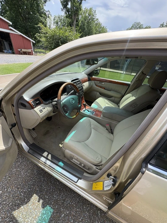 2001 Lexus LS 3rd Gen - Image 6 of 13