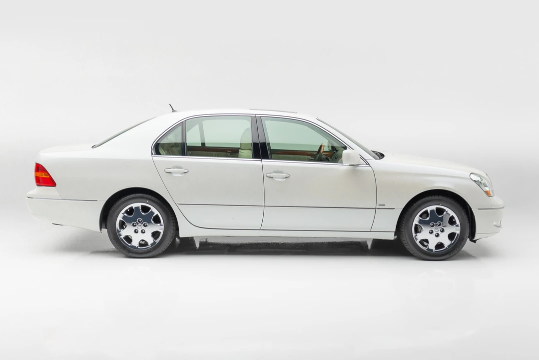 2001 Lexus LS 3rd Gen - Image 6 of 31
