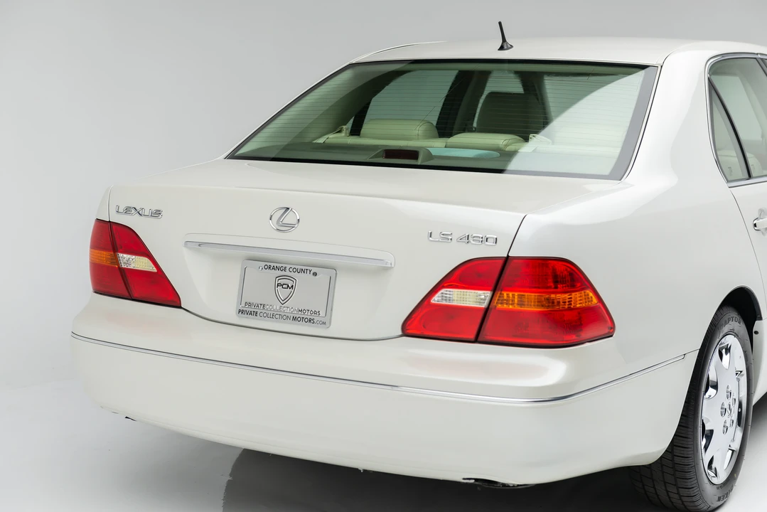 2001 Lexus LS 3rd Gen - Image 10 of 31