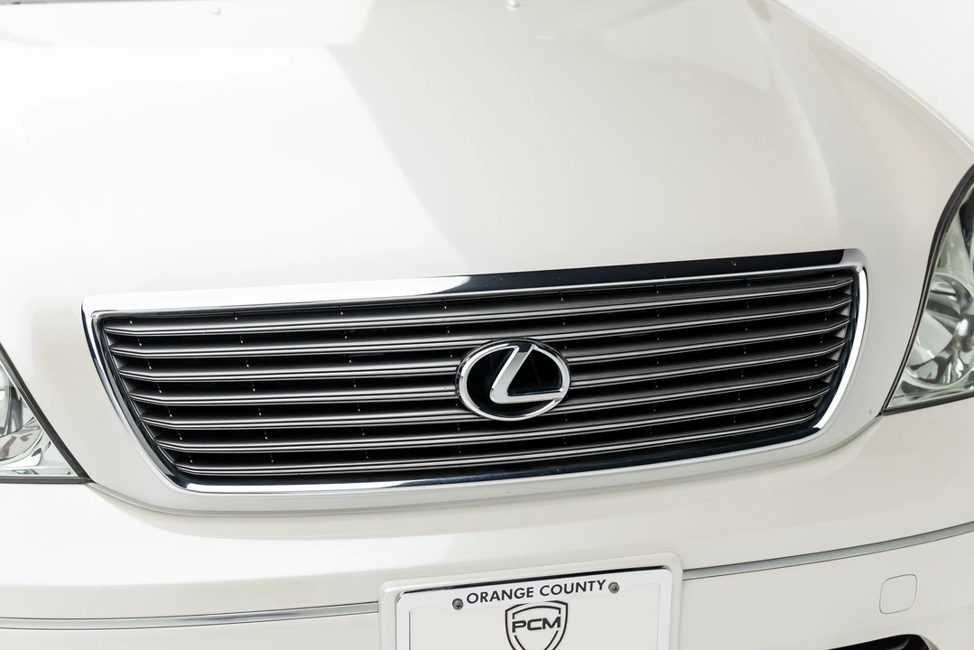 2001 Lexus LS 3rd Gen - Image 22 of 31