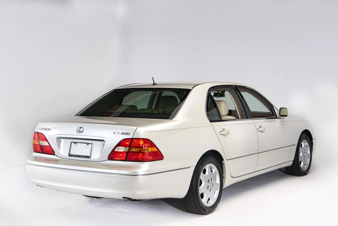 2001 Lexus LS 2nd Gen - Image 16 of 31