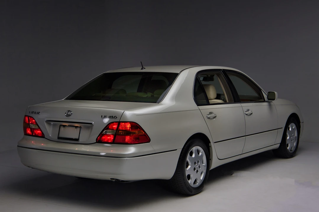2001 Lexus LS 2nd Gen - Image 15 of 31