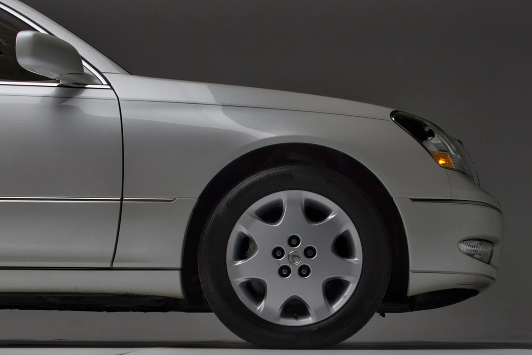2001 Lexus LS 2nd Gen - Image 28 of 31
