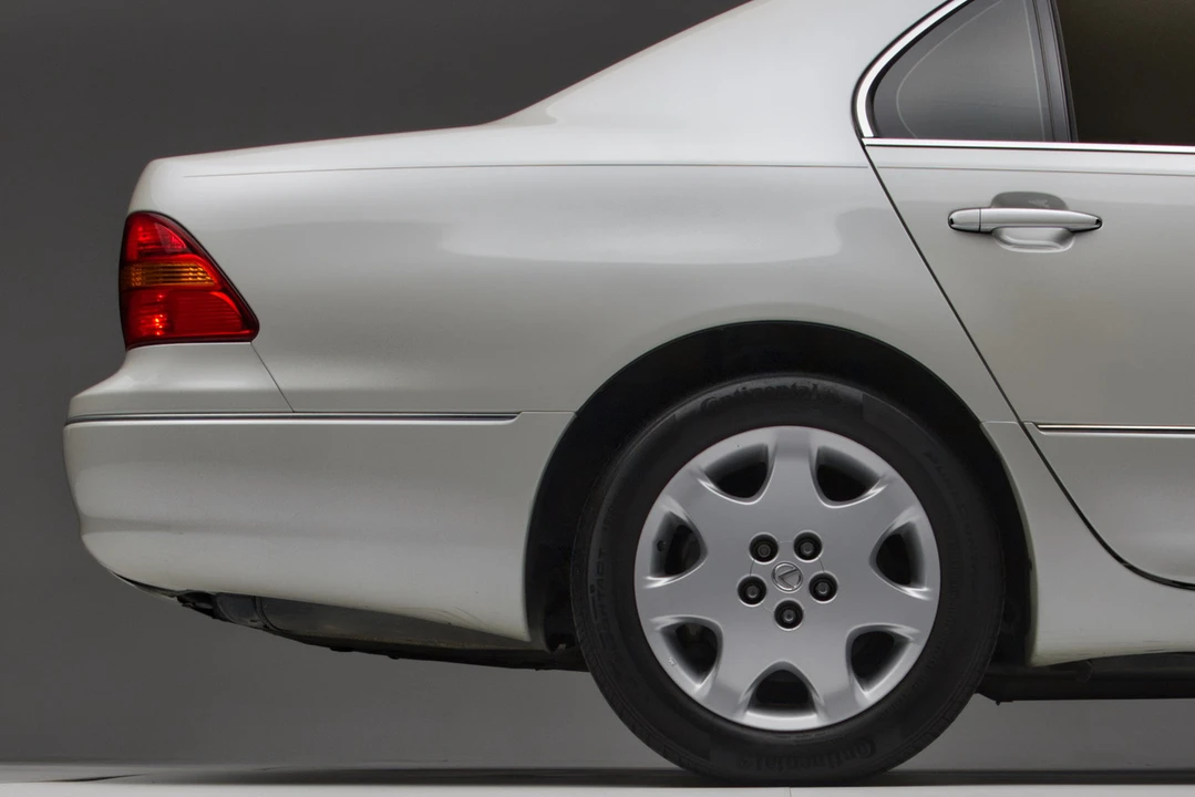 2001 Lexus LS 2nd Gen - Image 27 of 31