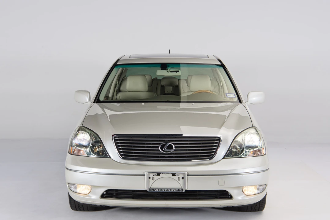 2001 Lexus LS 2nd Gen - Image 21 of 31