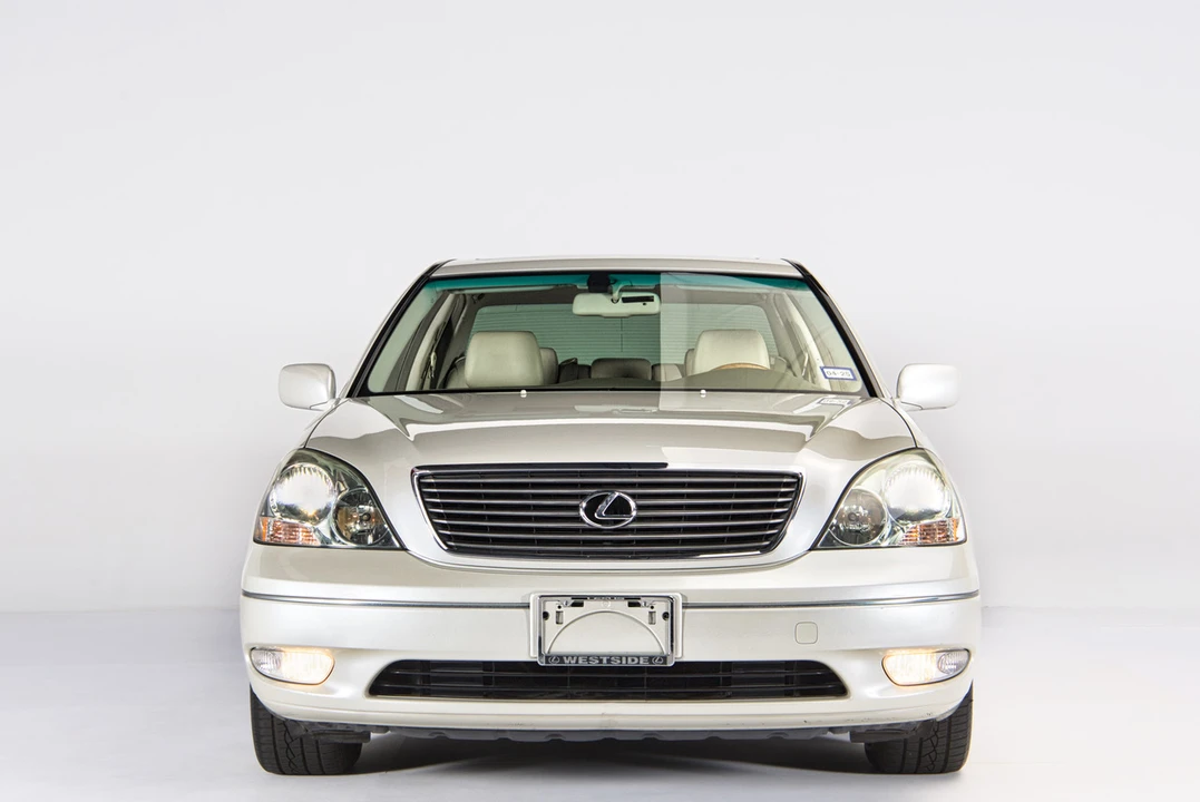 2001 Lexus LS 2nd Gen - Image 24 of 31