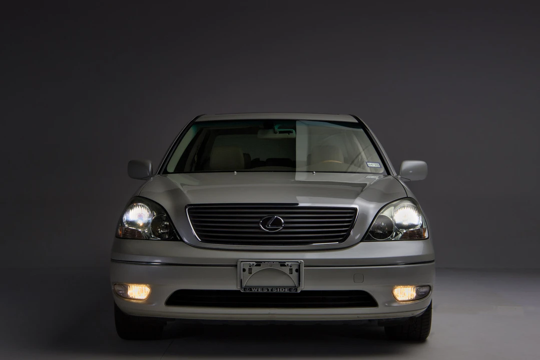 2001 Lexus LS 2nd Gen - Image 23 of 31