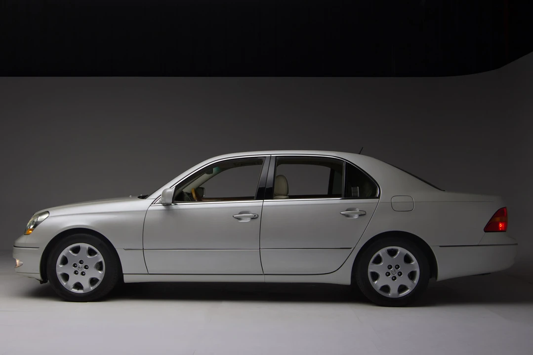 2001 Lexus LS 2nd Gen - Image 5 of 31